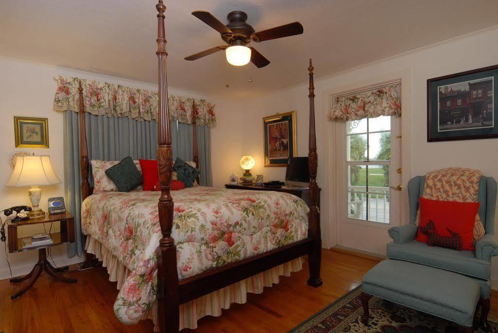 Sabal Palm House Bed And Breakfast Lake Worth Beach Exteriör bild